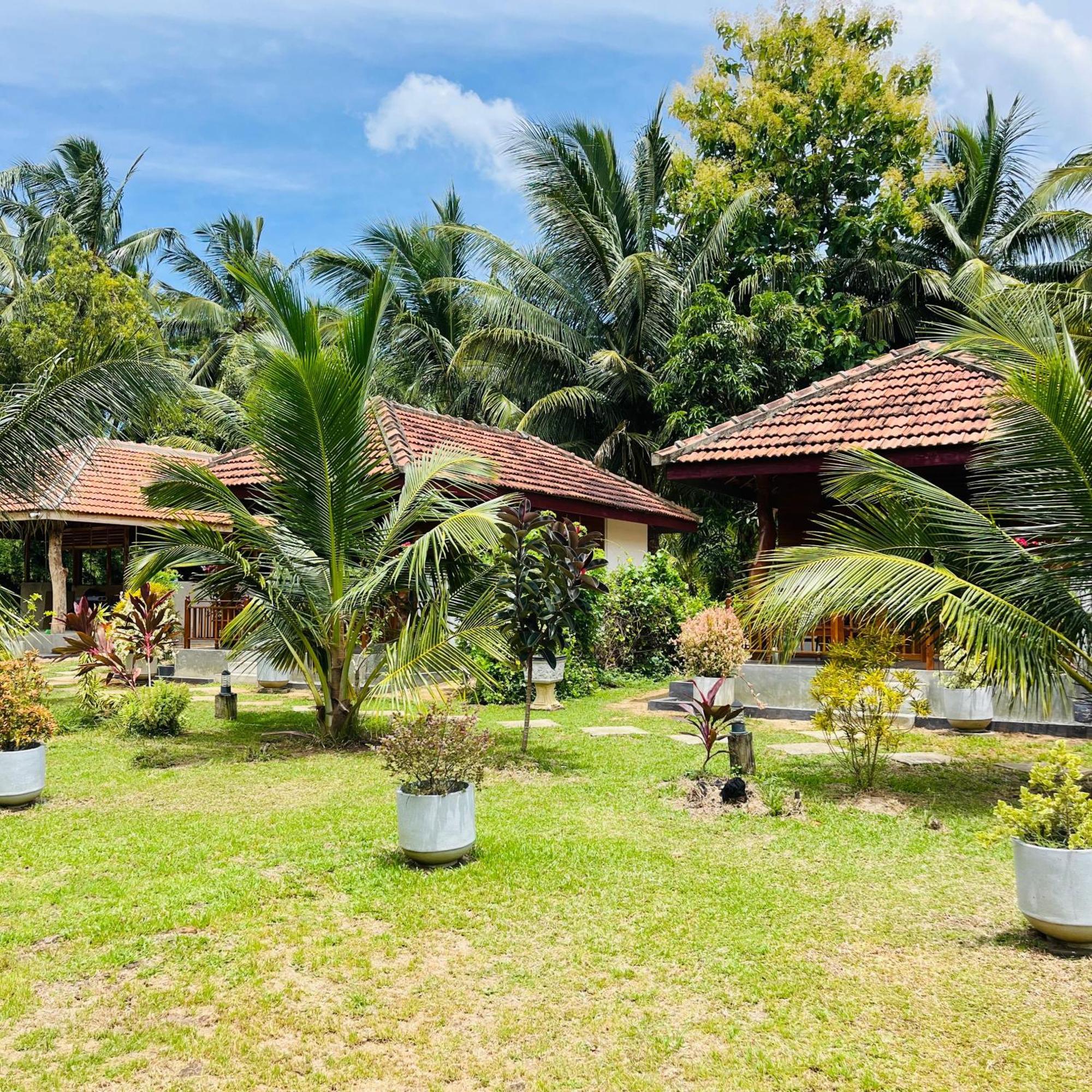 Hanguk Lanka Lagoon Villa Tangalle Esterno foto