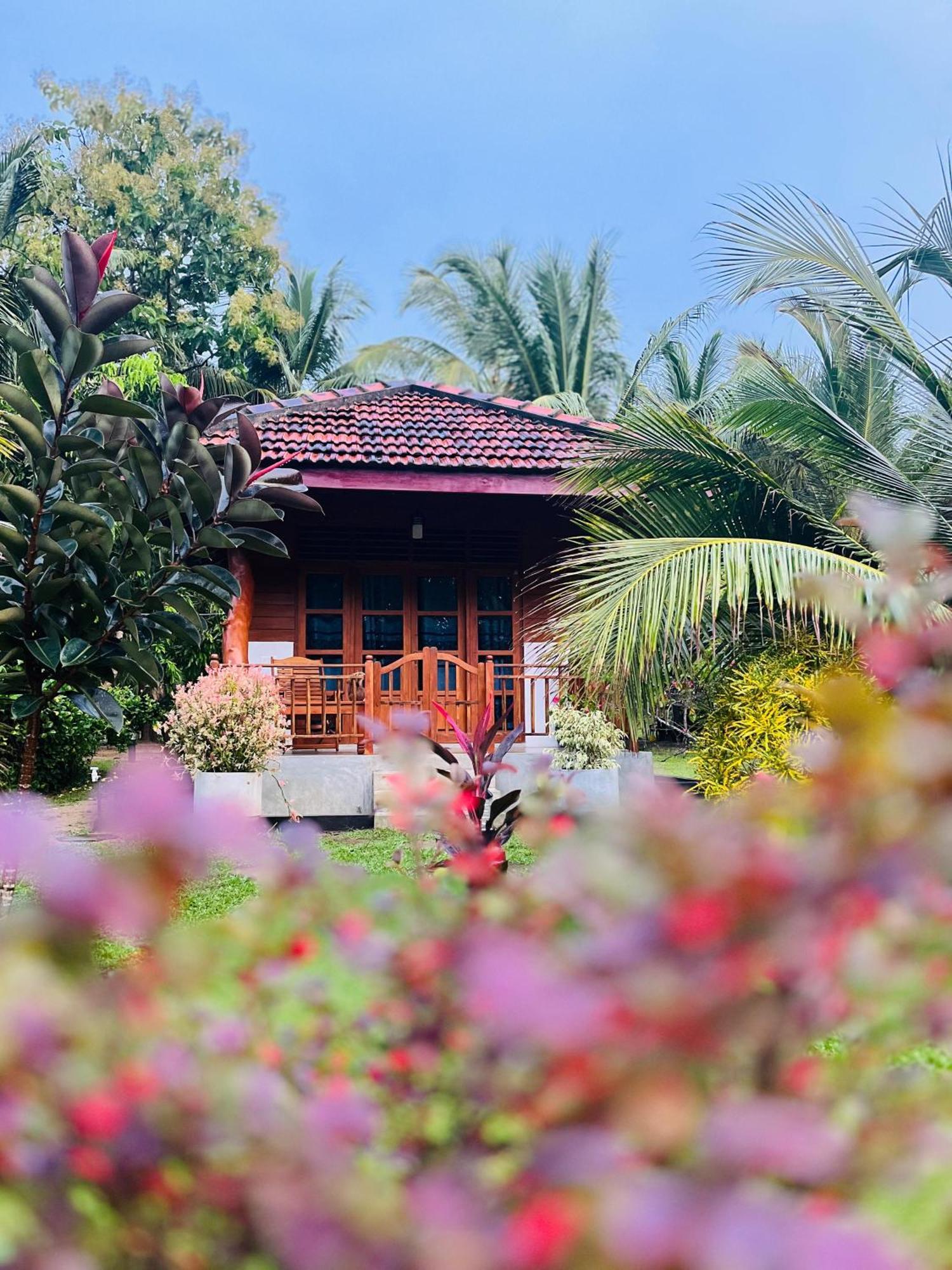 Hanguk Lanka Lagoon Villa Tangalle Esterno foto