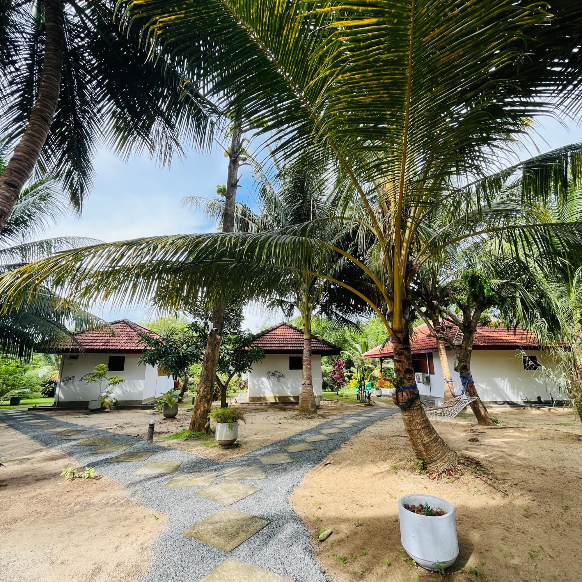 Hanguk Lanka Lagoon Villa Tangalle Esterno foto