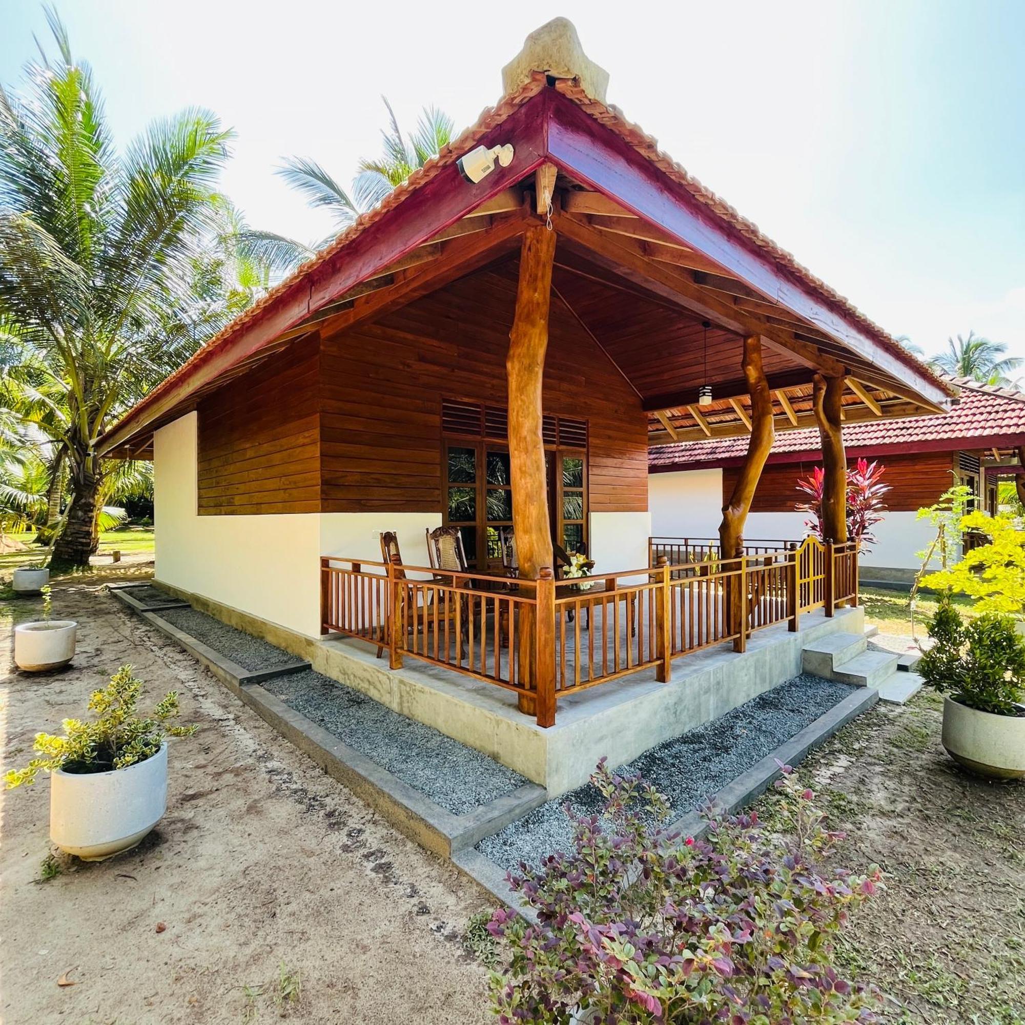 Hanguk Lanka Lagoon Villa Tangalle Esterno foto