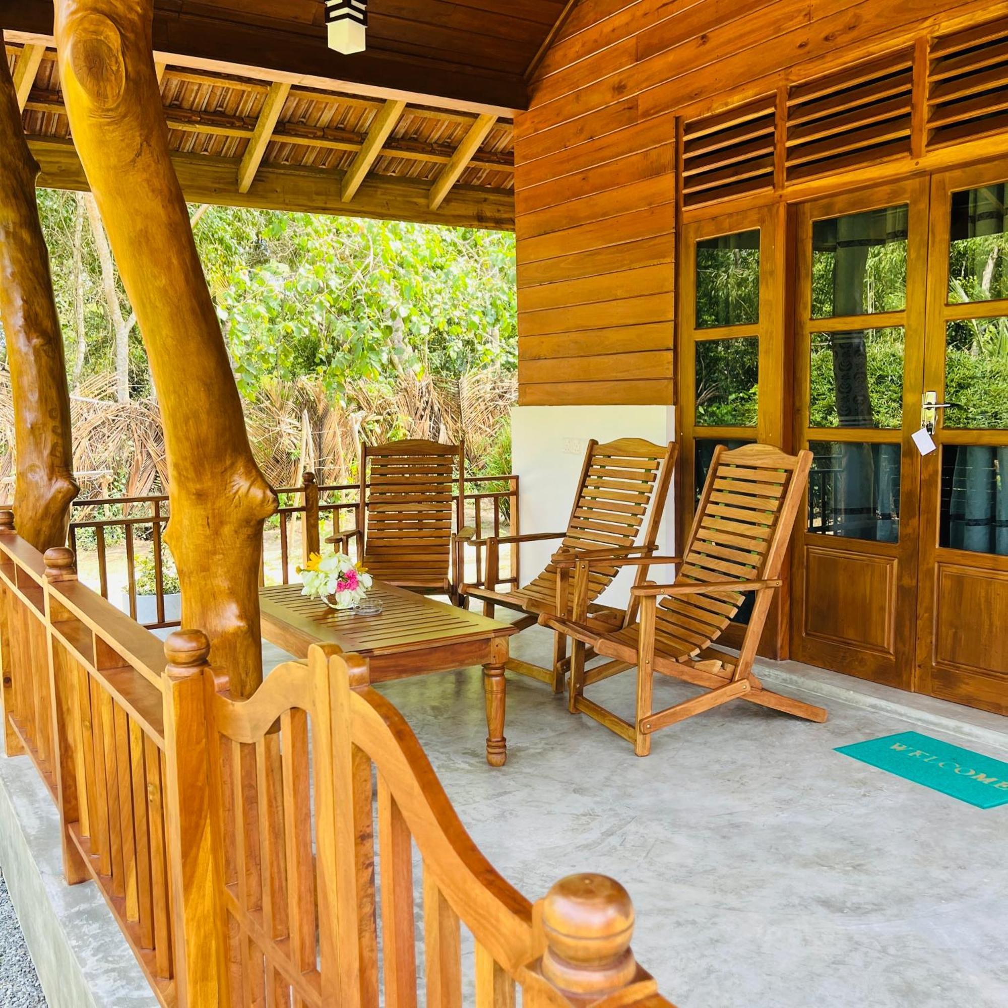 Hanguk Lanka Lagoon Villa Tangalle Esterno foto