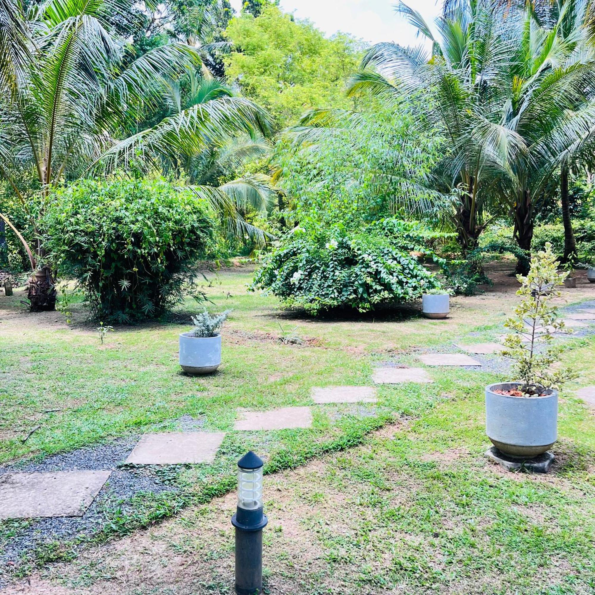 Hanguk Lanka Lagoon Villa Tangalle Esterno foto