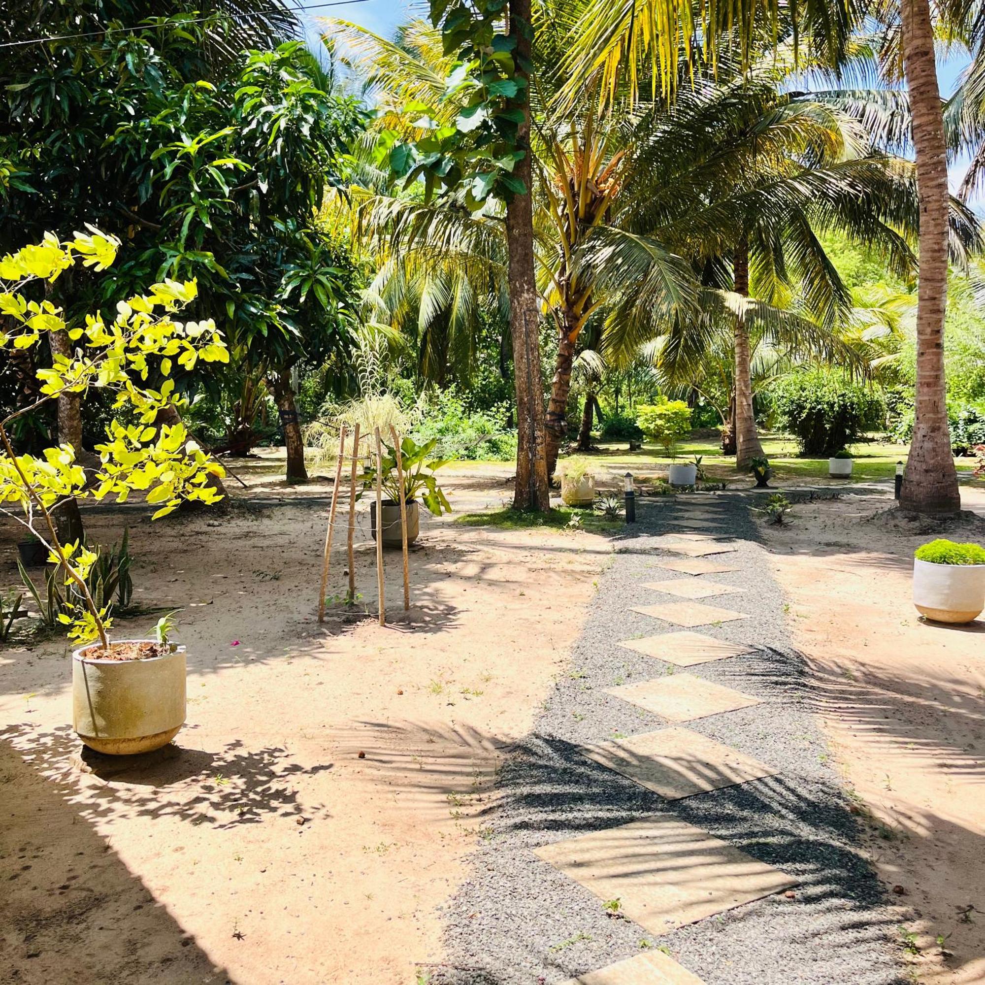 Hanguk Lanka Lagoon Villa Tangalle Esterno foto