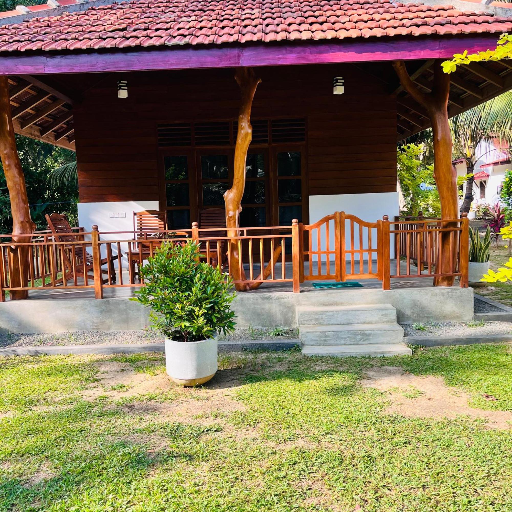 Hanguk Lanka Lagoon Villa Tangalle Esterno foto