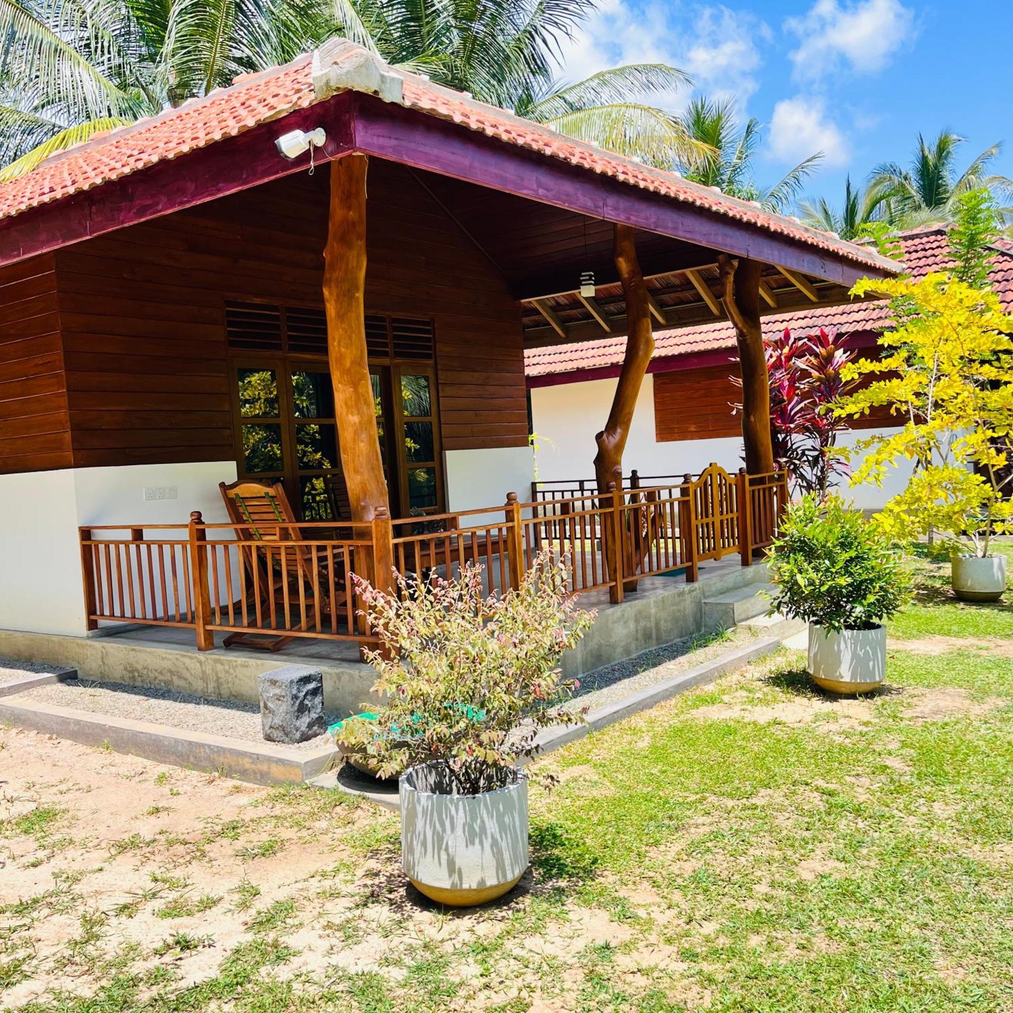 Hanguk Lanka Lagoon Villa Tangalle Esterno foto