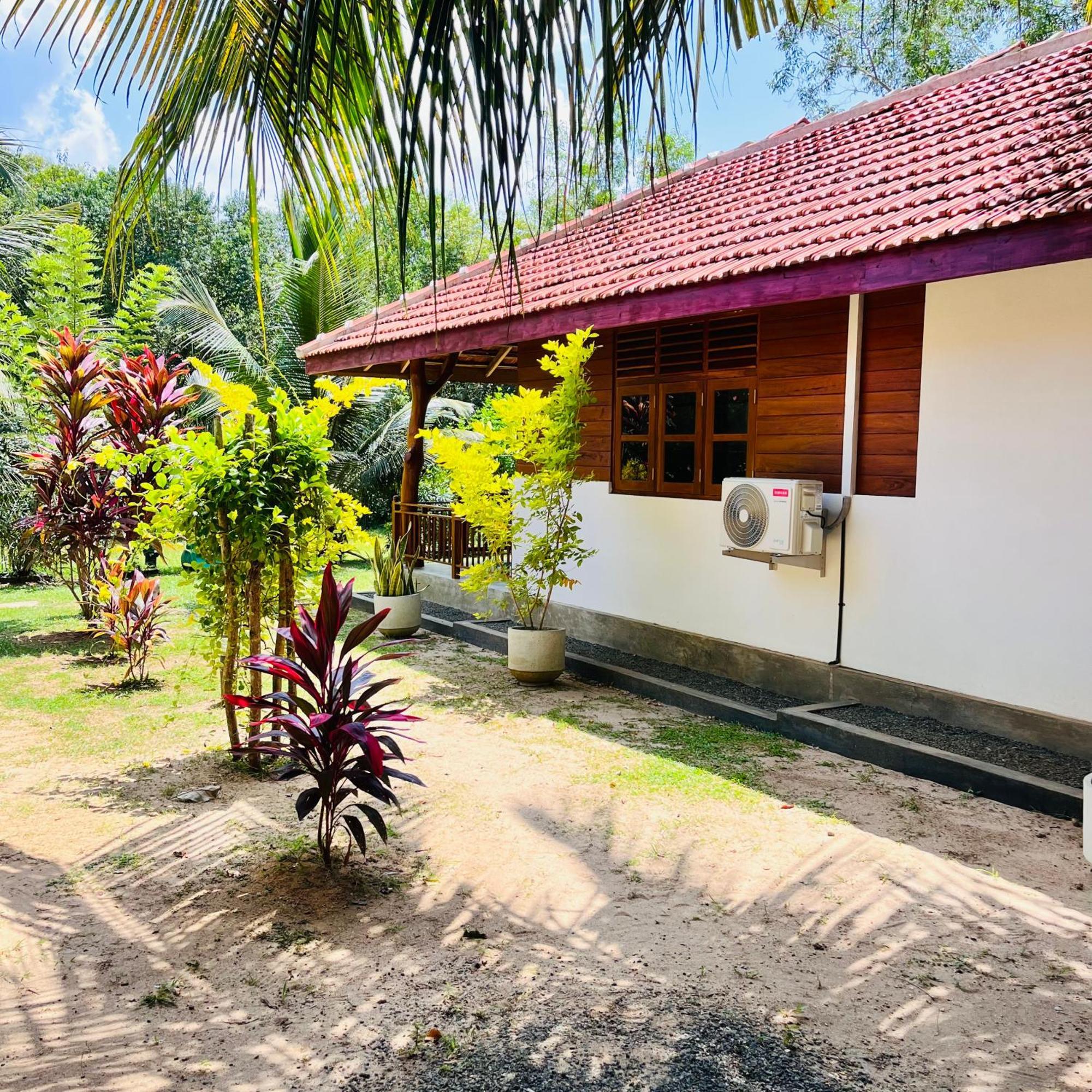 Hanguk Lanka Lagoon Villa Tangalle Esterno foto