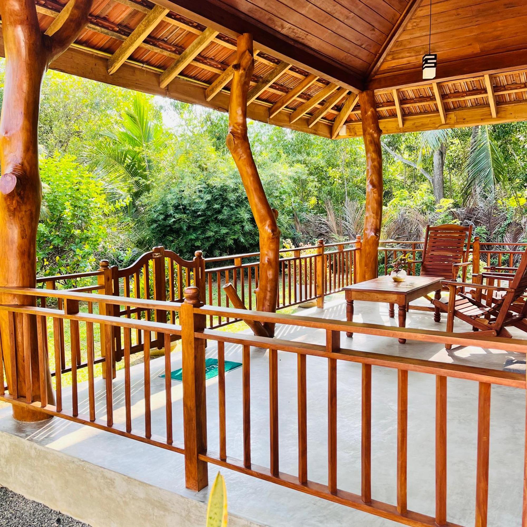 Hanguk Lanka Lagoon Villa Tangalle Esterno foto